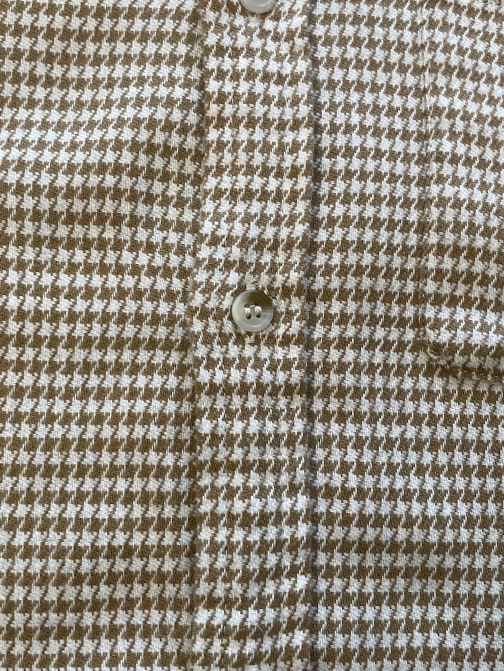 Banana Republic Untucked Fit Houndstooth Patterned Lightweight Flannel Shirt - Picture 3 of 8